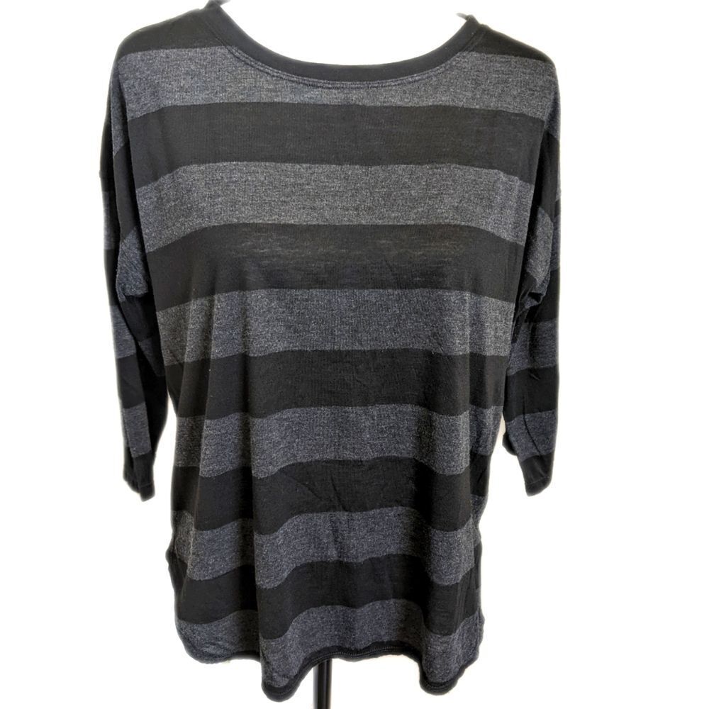 Calvin Klein Performance black & gray horizontal striped 3/4 sleeve T-shirt M